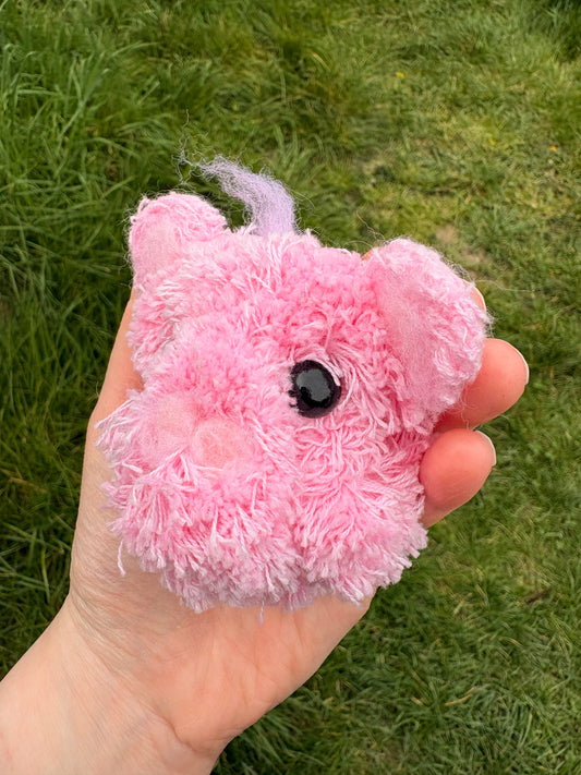 Broche-barrette cochon avec mèche rose